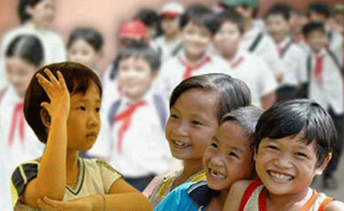 Law on children protection in spotlight  - ảnh 1